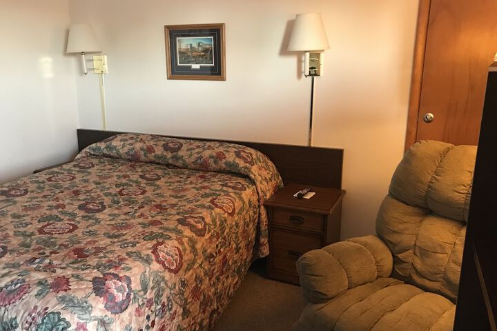 Room 6 of 52