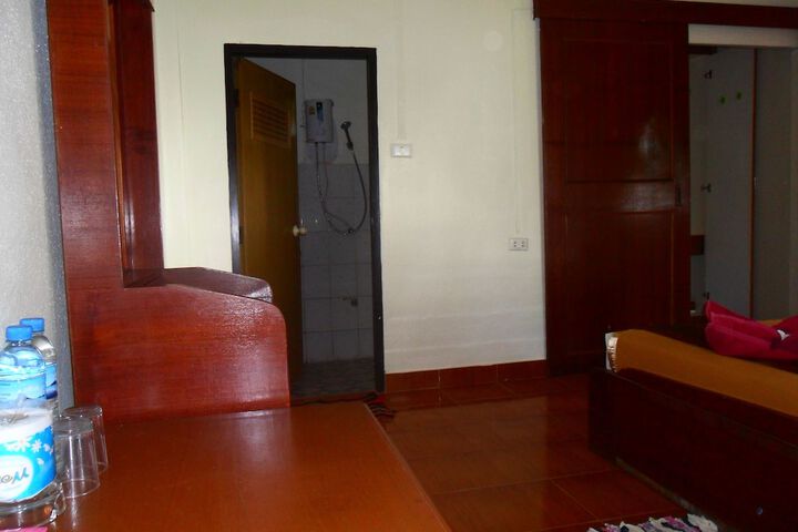 Room 6 of 56