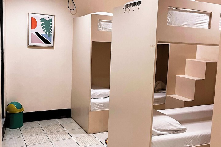 Room 21 of 90