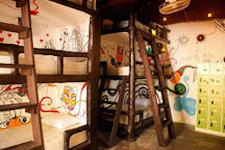 Room 8 of 33