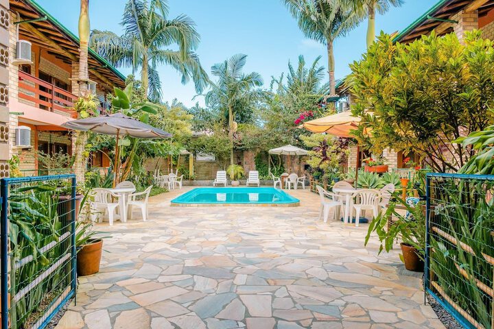 Hotel Pool