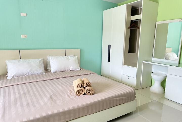 Room 37 of 95