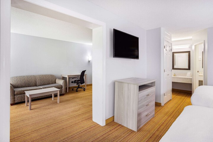 2 Double Beds (5 of 12)