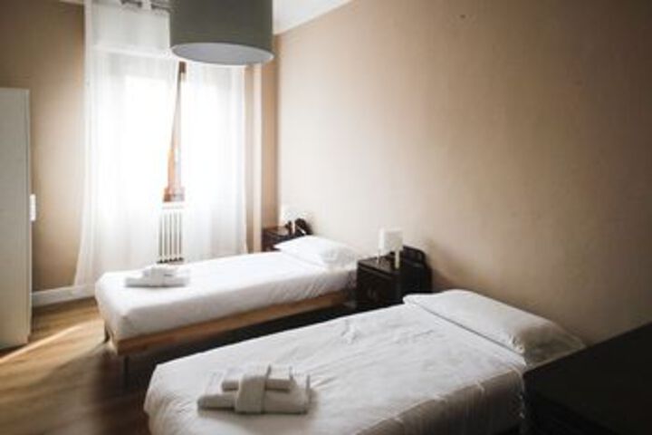 Room 10 of 29