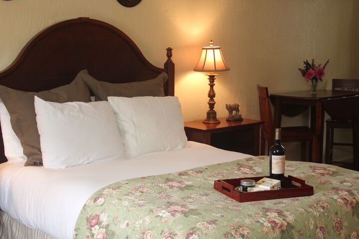 1 King Bed (6 of 16)