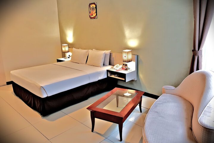 Room 7 of 48