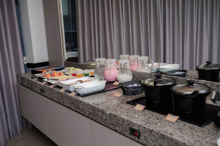 Dining 26 of 49