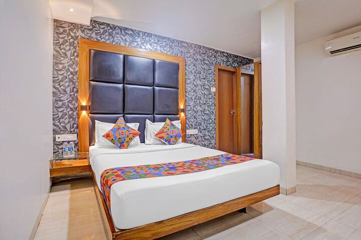 Room 18 of 29