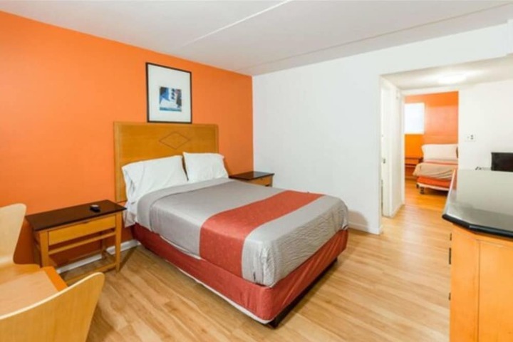 Room 13 of 25