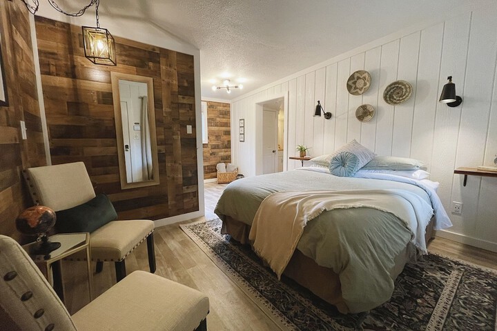 Room 43 of 70