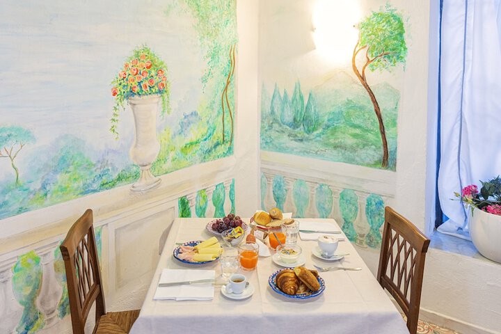 Dining 54 of 66