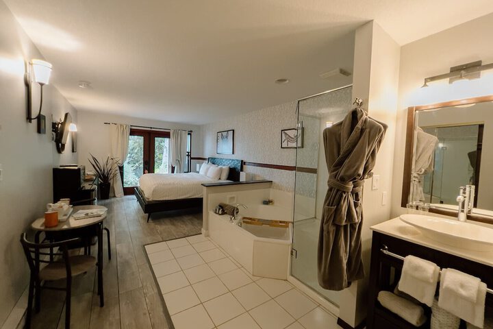 Room 3 of 154