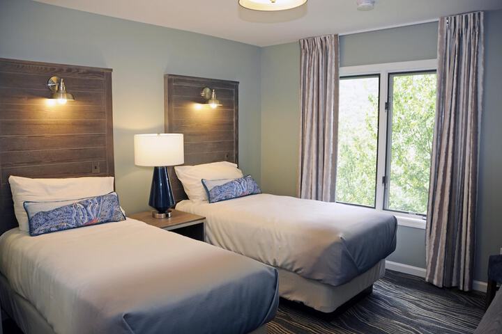 Room 2 of 44