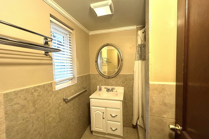 Room 122 of 138