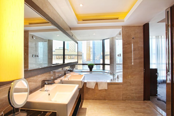 Room 15 of 47