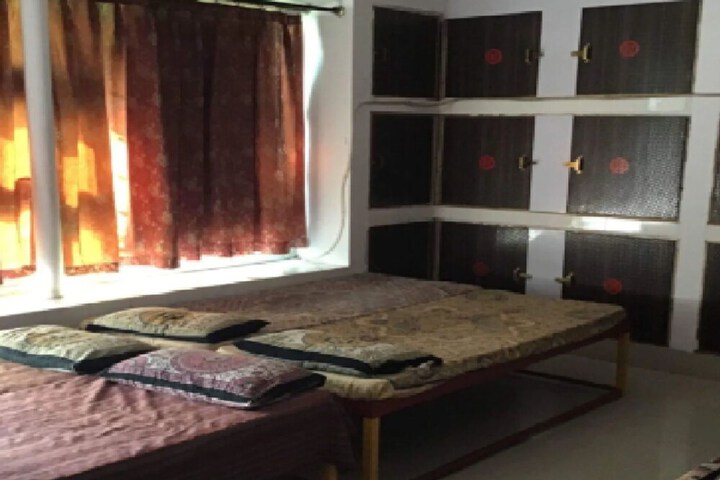 Room 5 of 6