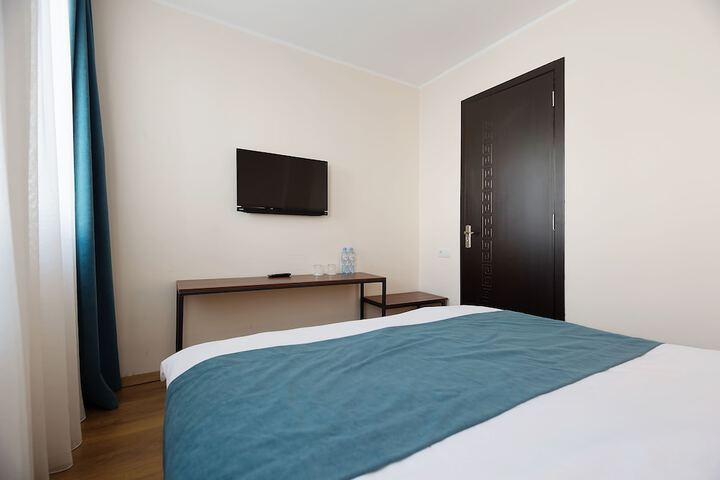 Room 28 of 69