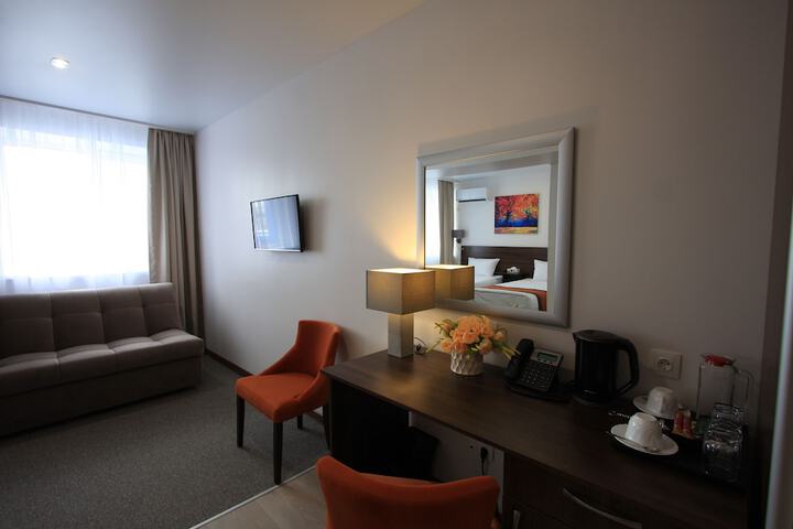 Room 7 of 82