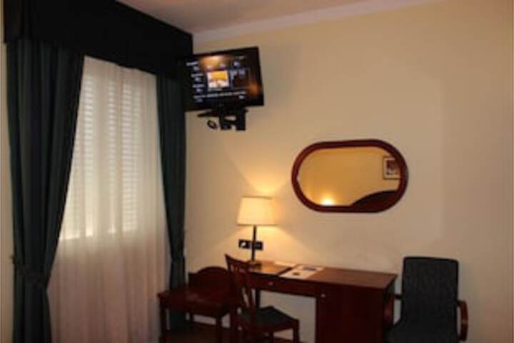 Room 6 of 20