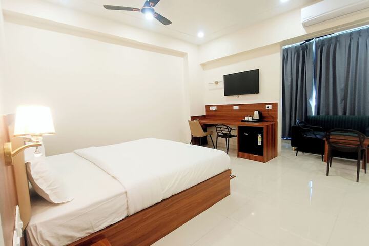 Room 3 of 16