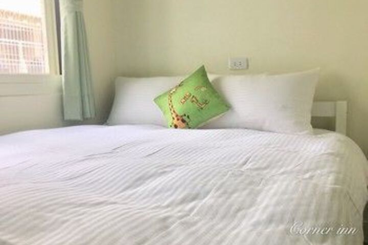 Room 10 of 27