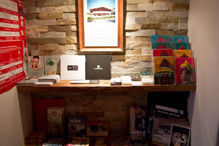 Guest Lobby