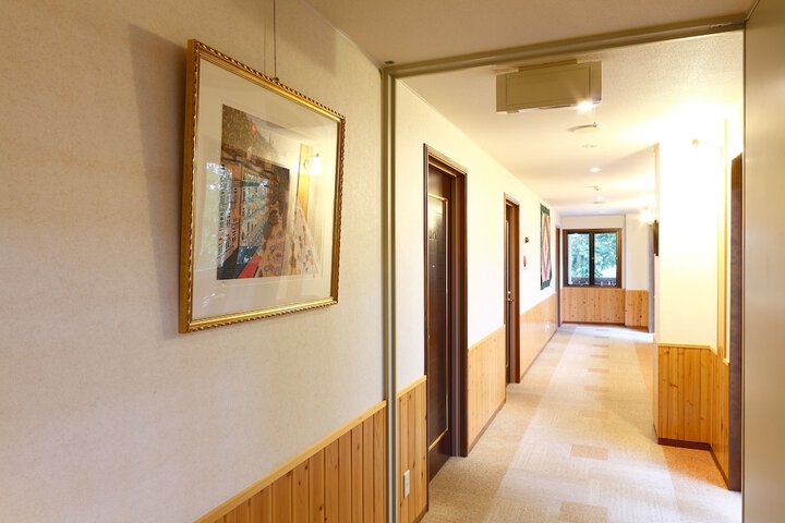 Ballroom/Hall 25 of 40