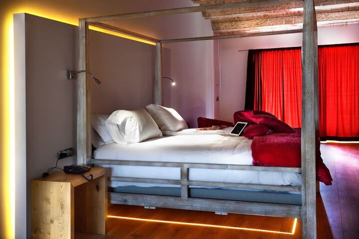 Room 16 of 46