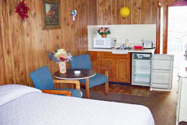 Room 4 of 7