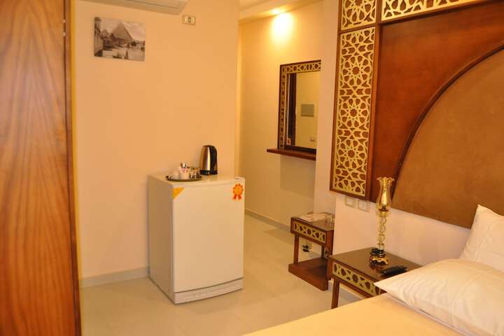 Room 16 of 60