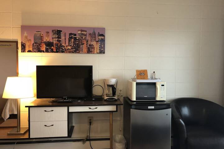 Room 27 of 61