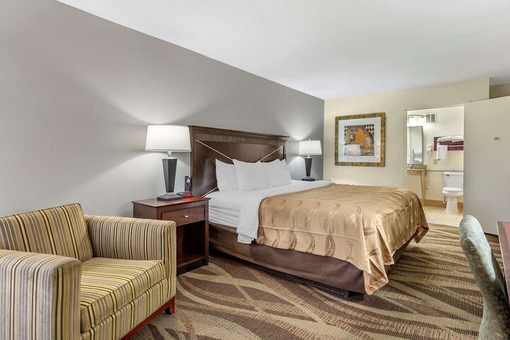 1 King Bed Upgrade (3 of 20)