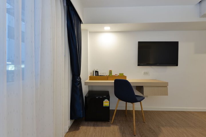 Room 10 of 36