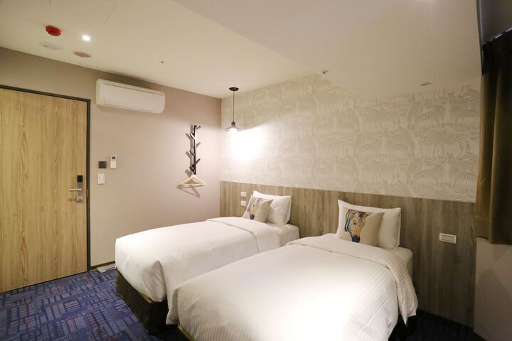 Room 7 of 57