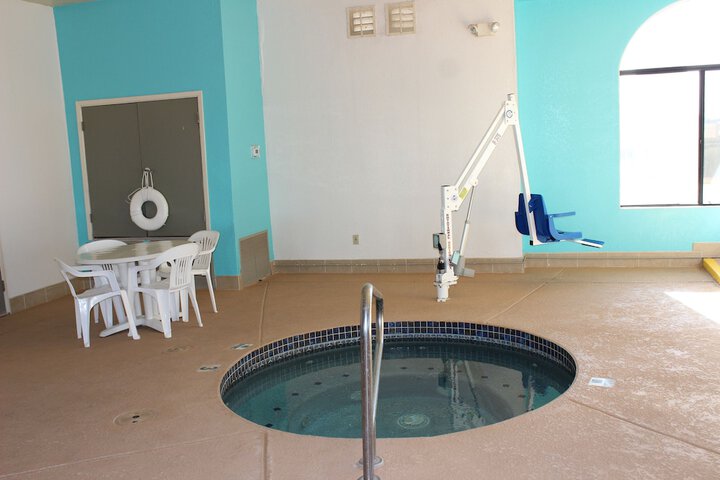 Indoor spa tub