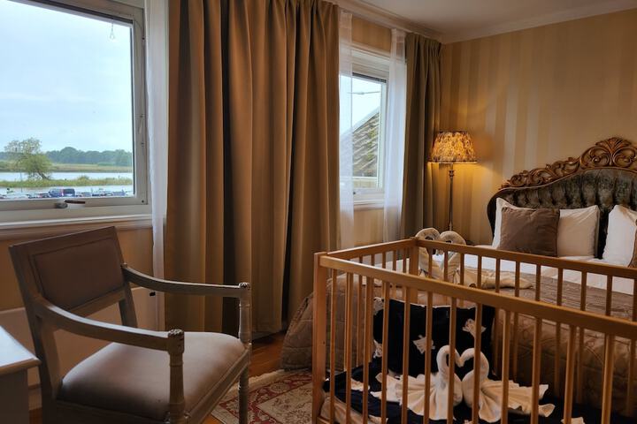 Room 45 of 334
