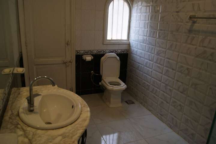 Room 73 of 114