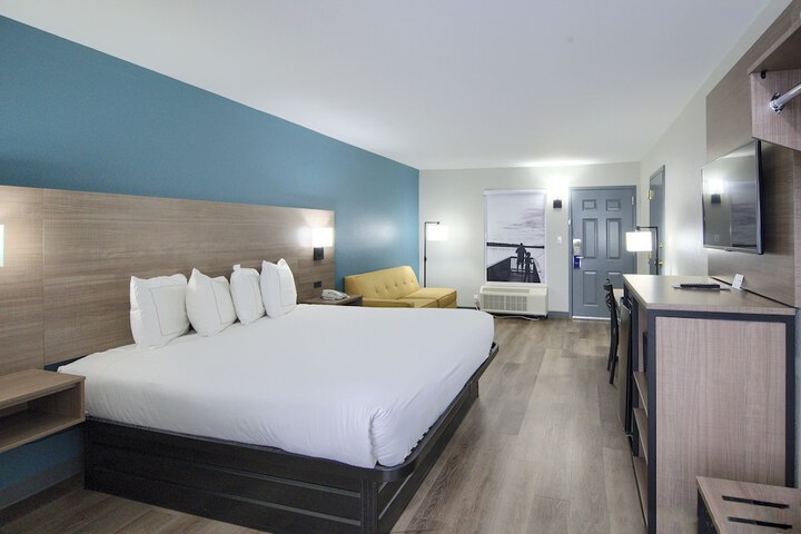 Room 30 of 77