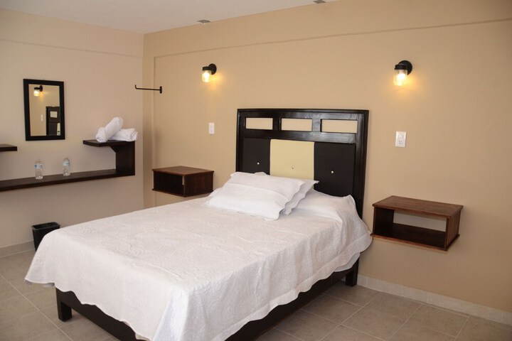 Room 3 of 48
