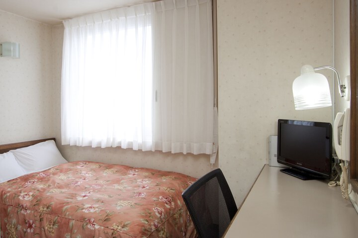 Room 5 of 42