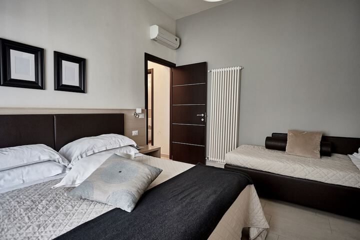 Room 20 of 74