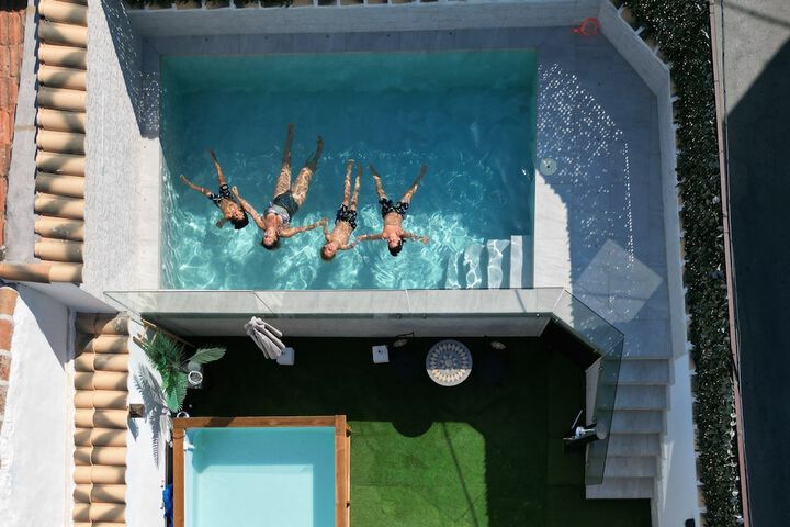 Pool 104 of 135