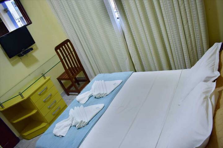 Room 2 of 17