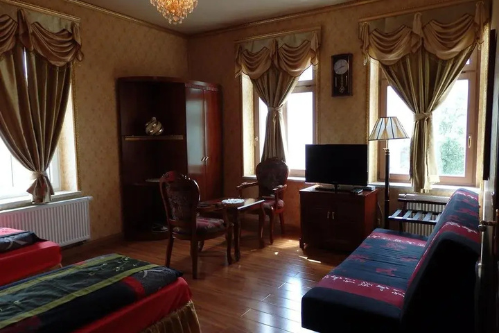 Room 3 of 11