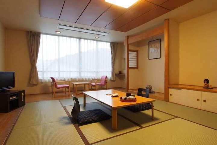 Room 6 of 31