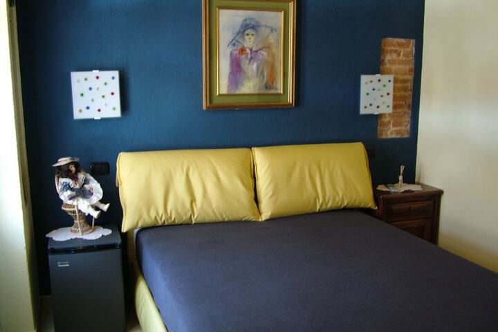 Room 2 of 55