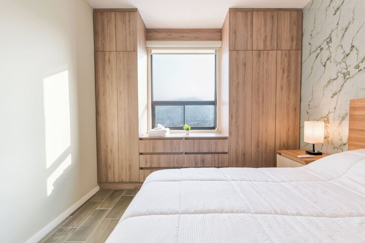 Room 15 of 122