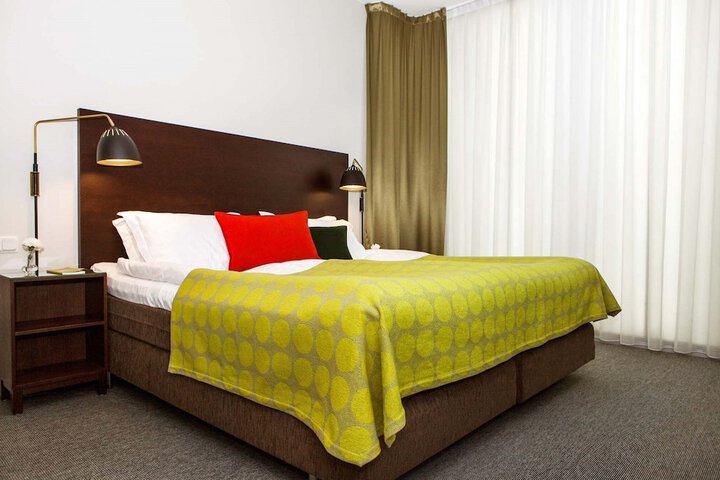 Room 27 of 68
