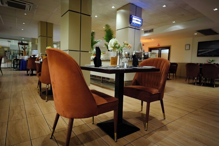 Dining 57 of 78