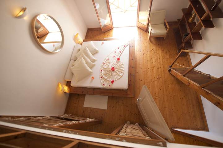 Room 6 of 44